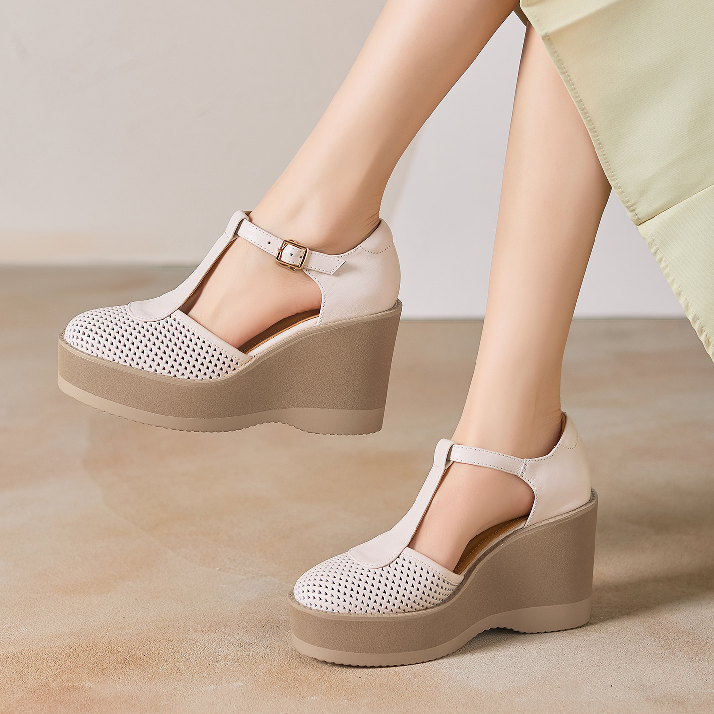 Sandal cao gót nữ đế dày 9.5 cm quai khóa chữ T phong cách tổ chim — màu trắng ngà