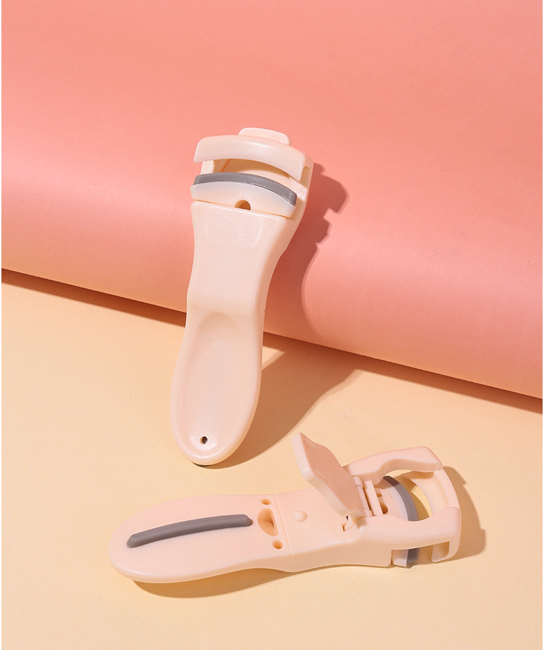 LMLTOP Sunflower Eyelash Curler naturally curls and lasts for a long time. Portable eyelash curler with adhesive strip SY513 undefined