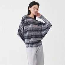 南油高端女装热卖早秋超好看单穿上衣条纹蝙蝠袖宽松百搭三宅卫衣