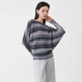 连衣裙;女式T恤;时尚休闲套装