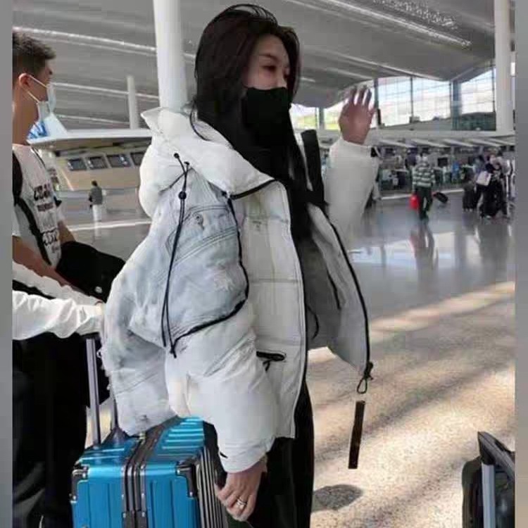 欧货牛仔拼接白色短款羽绒服女加厚冬2024新款爆款白鸭绒连帽外套