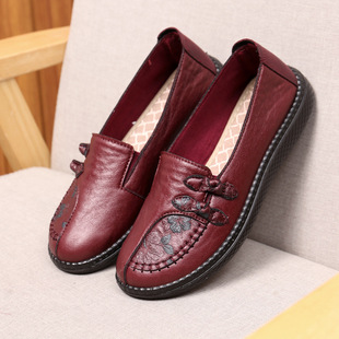 Old Beijing Cloth Shoes for Women, Elderly Women's Shoes with Soft Soles, Comfortable, Non-Slip, Waterproof, Casual, Versatile Shoes for Middle-Aged and Elderly Mothers with Floral Design