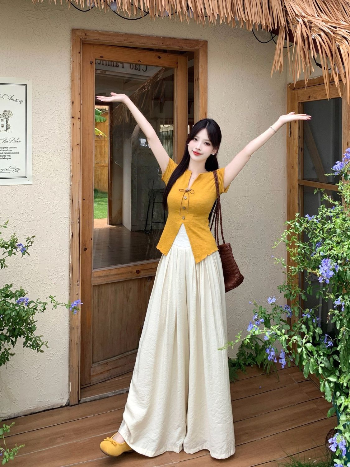 Bộ hai mảnh mùa hè phong cách Pháp: áo cổ V ngắn tay thắt eo + quần ống rộng cạp cao — Quần đùi (Single Piece), Hai bộ (T - shirt+quần đùi rộng), Áo Thun (Single Piece) chi tiết 11