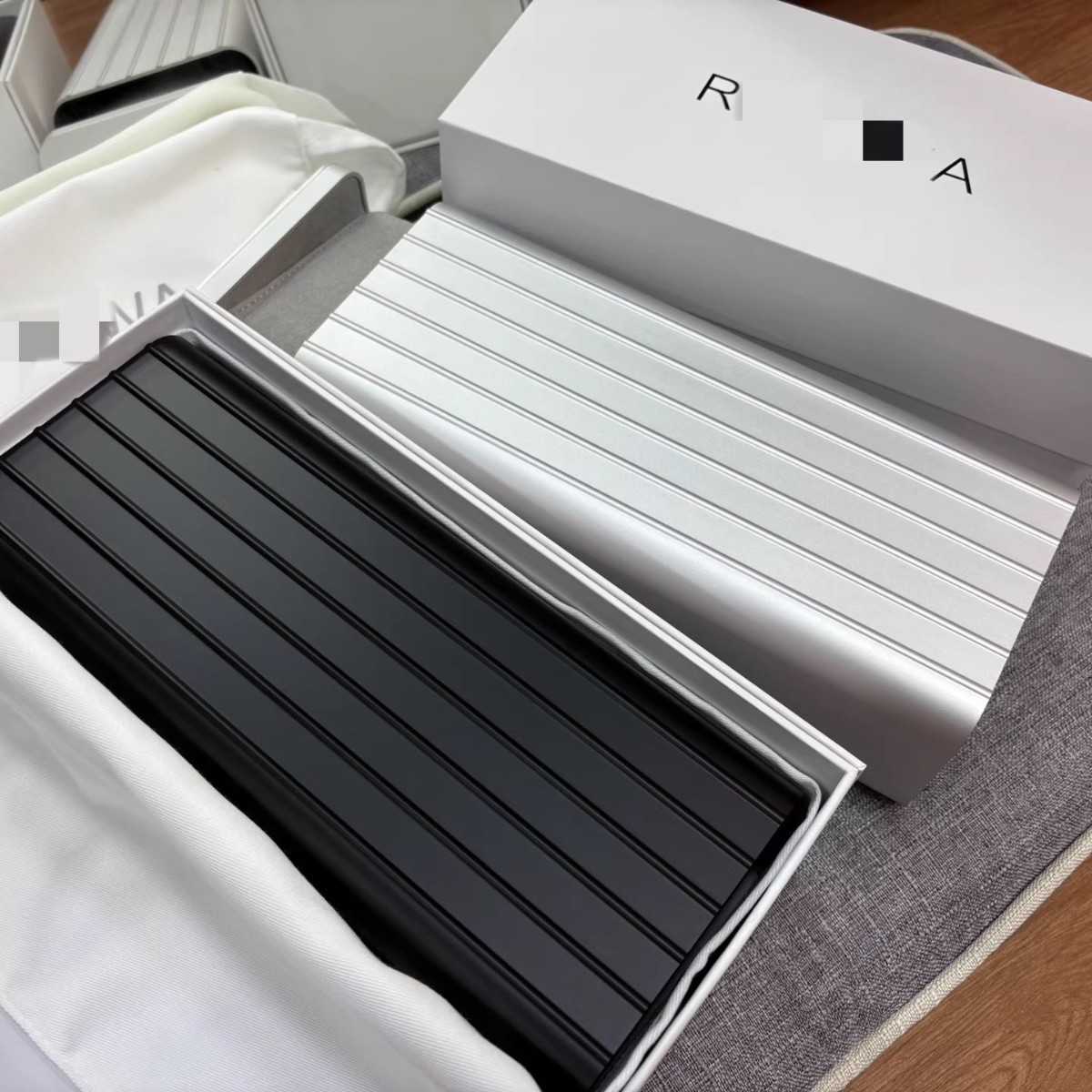 Rimo High-End Watch Storage Box Made of Aluminum-Magnesium Alloy with Anodizing Process, High-End Watch Case