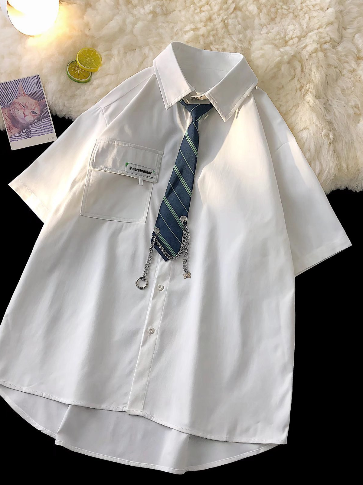 Camisa de los hombres ins estilo de Hong Kong estilo coreano de moda de la calle guapo camisa de manga media negro suelta marca de moda estudiante superior