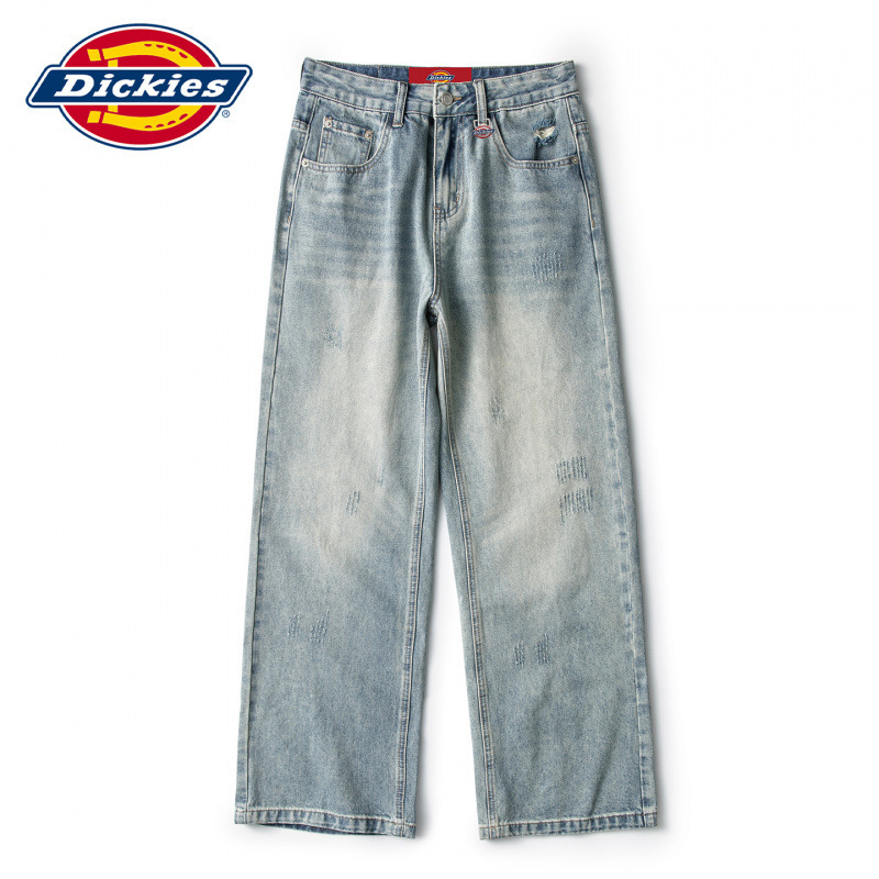 Plus-size women's clothing from the source factory: new summer loose casual jeans in American retro style, light blue washed pants Plus-size women's clothing from the source factory: new summer loose casual jeans in American retro style, light blue washed pants