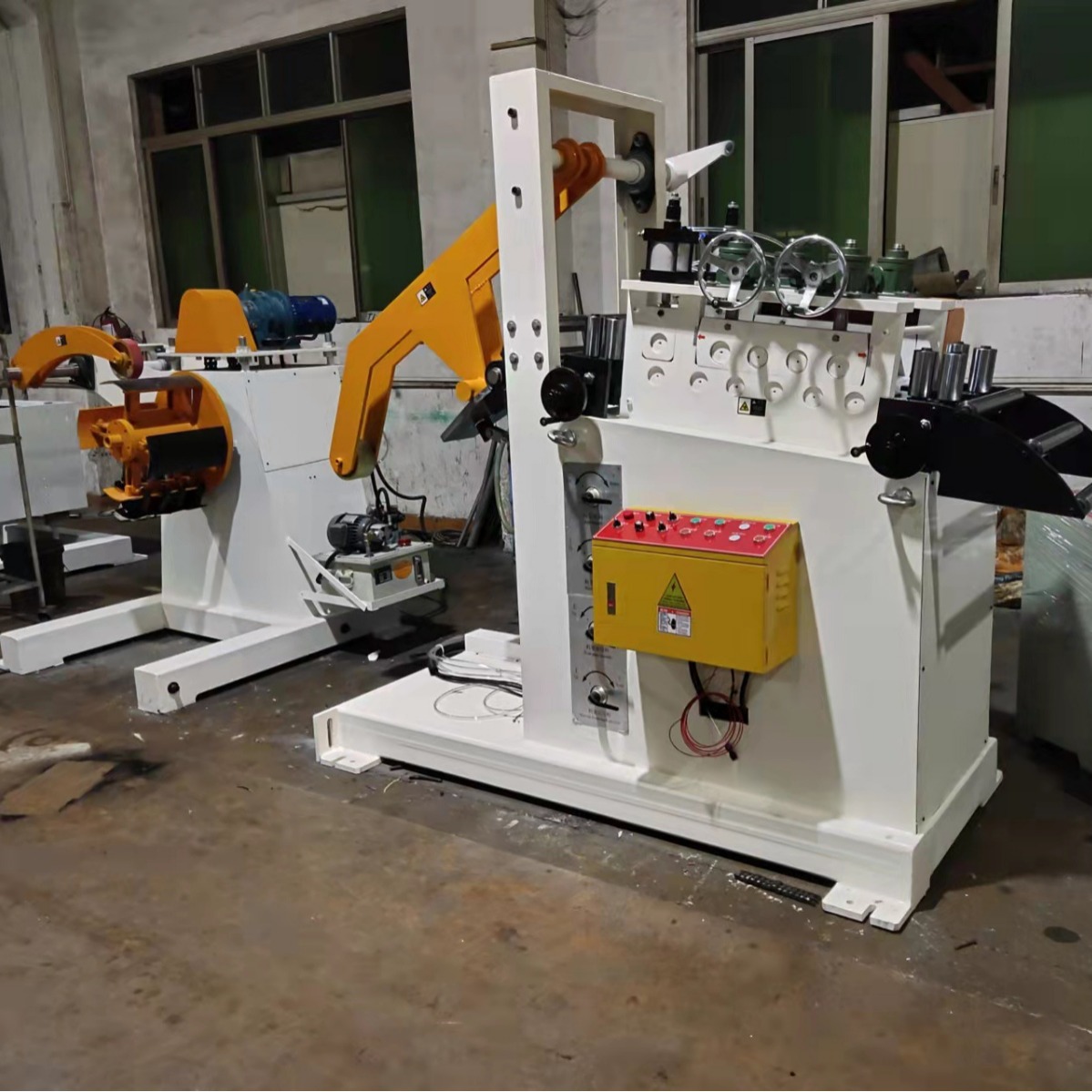 专业制造冲床钢带厚板二合一料架整平机 厚度达到6.0厚