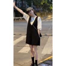 �ļ��¿�һ����Ůװ���м�Լ�ٴ����������ⱳ���̿�������װ��