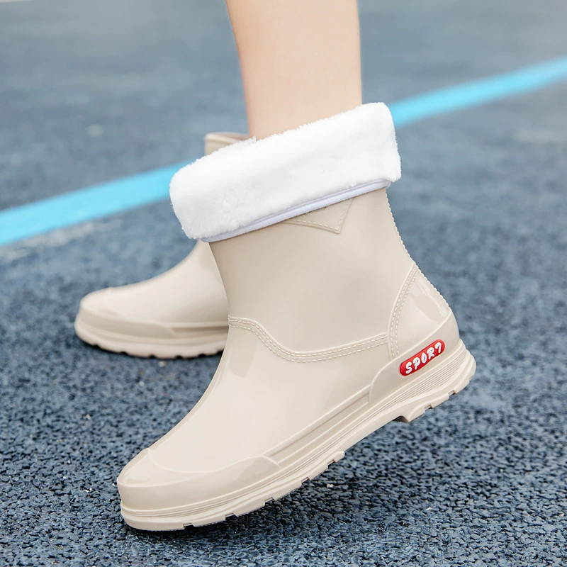 Супер мягкие дождевые сапоги женские водонепроницаемые короткие дождевые сапоги модные наружные носки водная обувь средняя труба износостойкая кухонная резиновая обувь водяные сапоги оптом