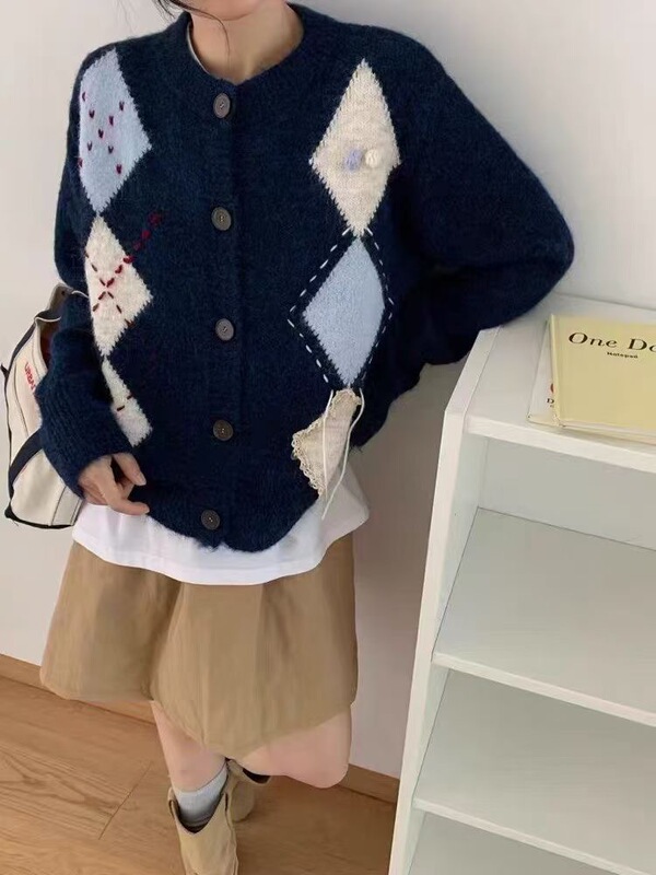 氛围感穿搭复古菱格圆领毛衣外套女秋冬宽松软糯慵懒针织开衫上衣|undefined
