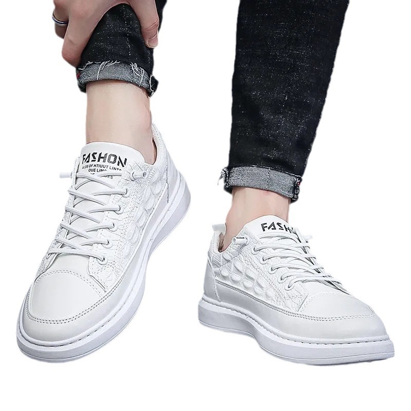 Zapatillas de deporte para hombre, zapatos blancos, zapatos de cuero con estampado de cocodrilo, nuevo estilo de primavera 2022, zapatos casuales versátiles para hombre, suela suave, superficie suave