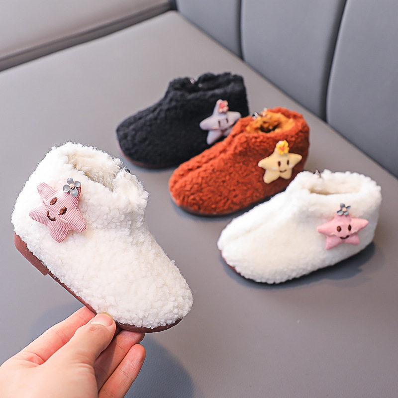 Botas cortas de bebé niñas zapatos de felpa para niños Otoño e Invierno forradas de lana engrosadas botas de algodón para bebés zapatos cálidos para niños pequeños