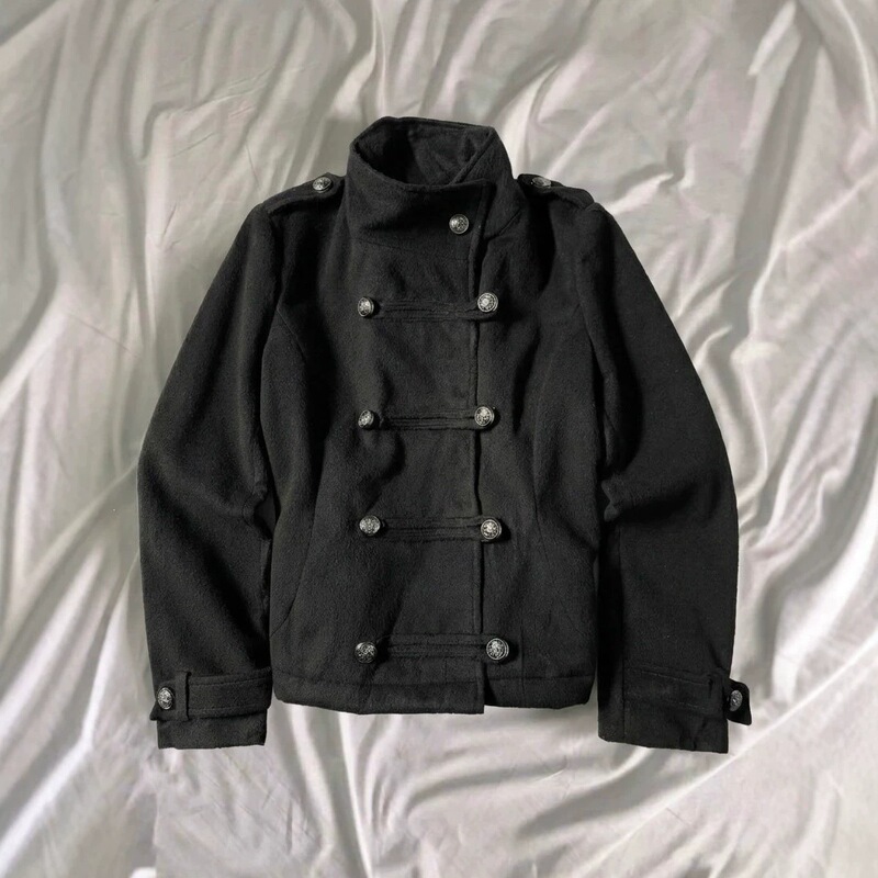 Retro Military Style Short Woolen Coat for Men, Stand-up Collar, Double Row Metal Buttons, Shoulder Badge Design, Black Woolen Jacket Retro Military Style Short Woolen Coat for Men, Stand-up Collar, Double Row Metal Buttons, Shoulder Badge Design, Black Woolen Jacket