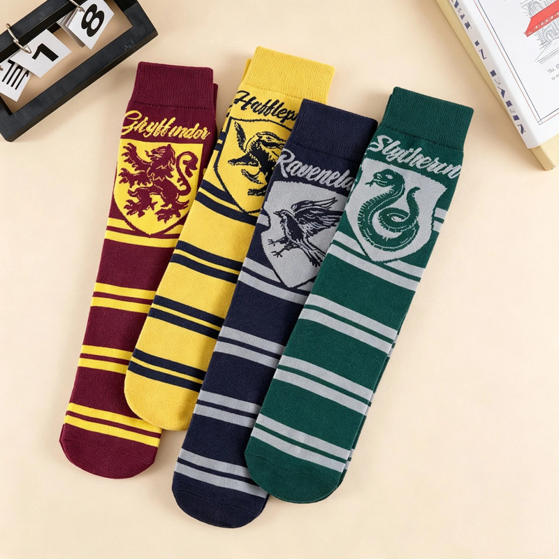Real photos of Harry Potter school socks with four house emblems and stripes, anime-themed high socks, wholesale for export Real photos of Harry Potter school socks with four house emblems and stripes, anime-themed high socks, wholesale for export