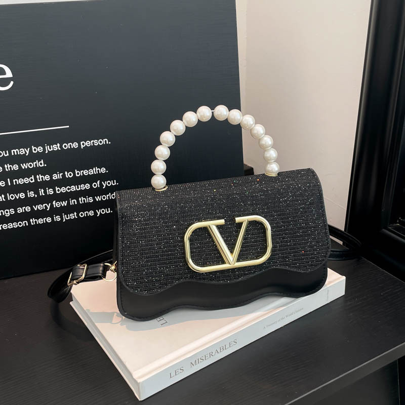 2025 New Bag Women's Fashion Versatile Simple Letter Trend Handbag Niche Design Single Shoulder Crossbody Bag 2025 New Bag Women's Fashion Versatile Simple Letter Trend Handbag Niche Design Single Shoulder Crossbody Bag