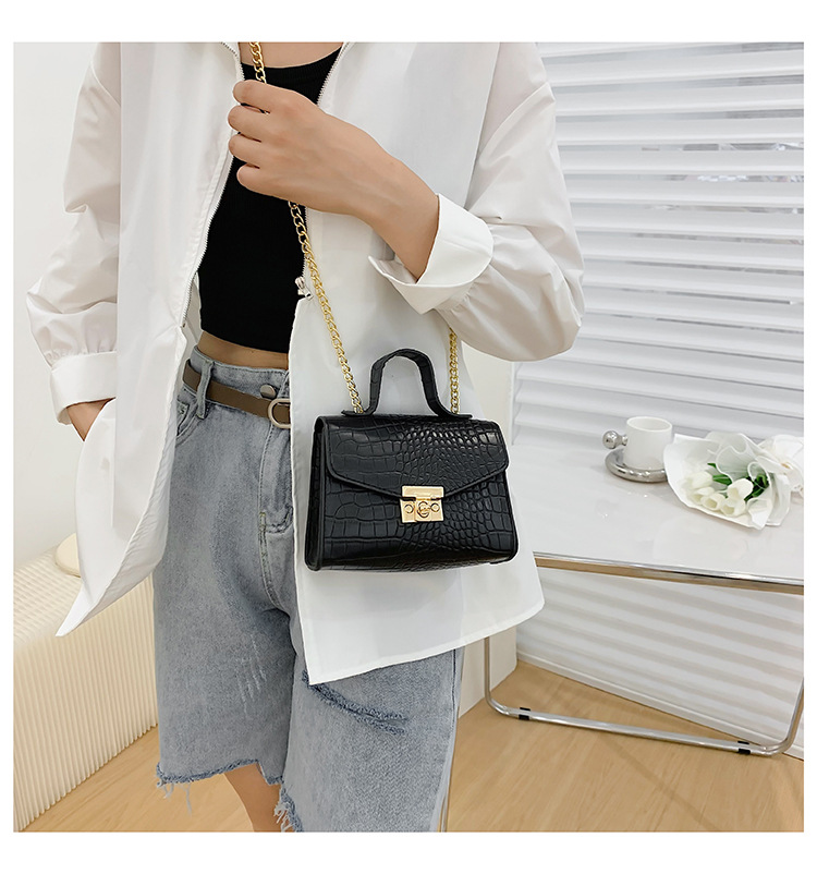 Streetwear Solid Color Square Buckle Chain Bag display picture 3