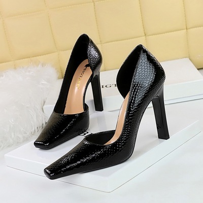 3275-5 Vintage European and American Snake Pattern Lacquer Leather High Heels with Thick Heels, Shallow Mouth Square Hea