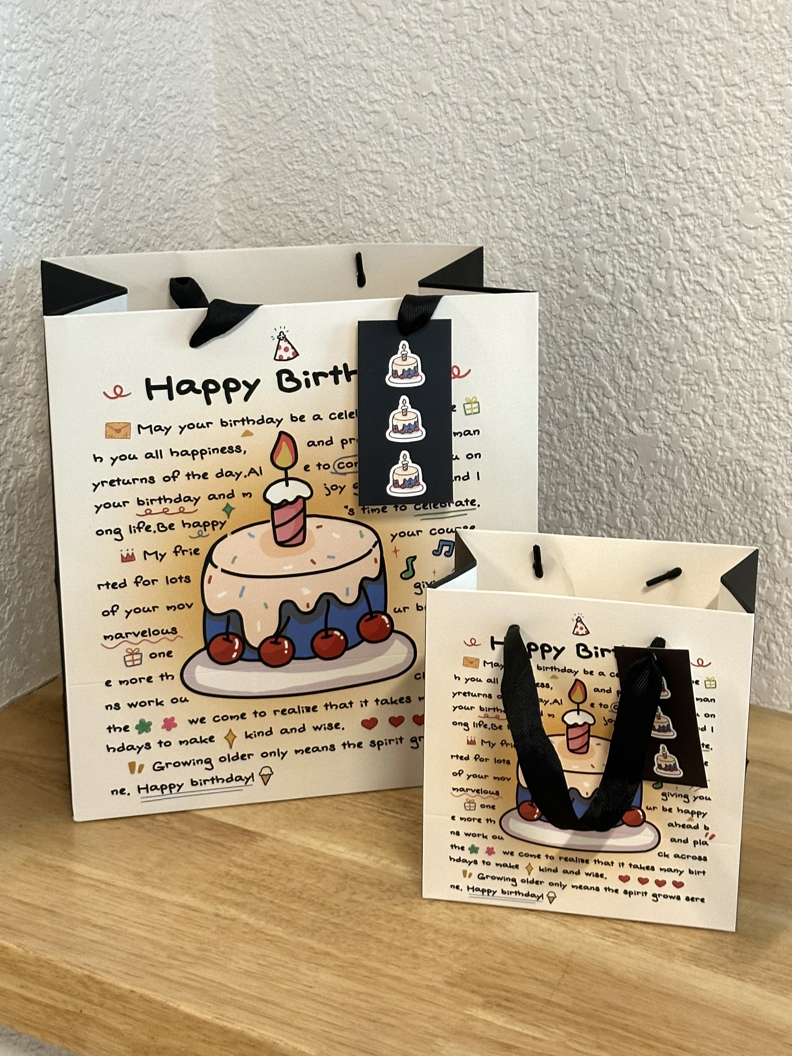 Ins bolsas de regalo de pastel de cumpleaños, bolsas de regalo grandes, bolsas de papel de mano, bolsas de almacenamiento de tarjetas blancas gruesas con tarjetas