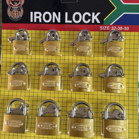 Cerradura de tarjeta de succión atómica al por mayor de fábrica Cerradura de cobre de imitación Cerradura de hierro Llave de media luna Cerradura de combinación antirrobo anti-palanca para el hogar