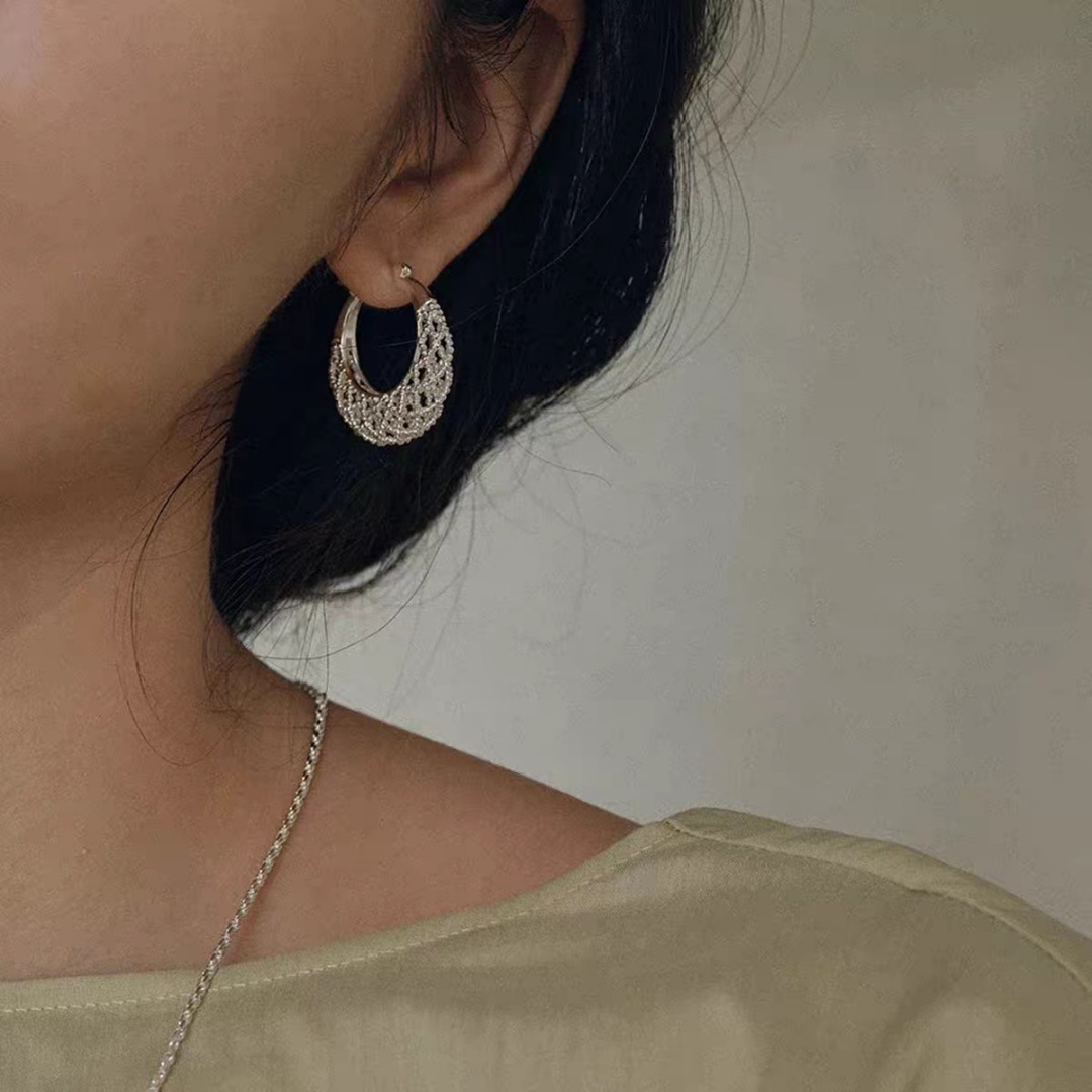 Minimalist Crescent Hoop Earrings Gold Metal Water Drop Design_voghion.com