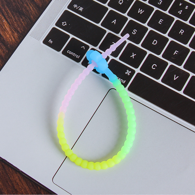 25cm colorido pequeña flor de silicona cuerda DIY joyería llavero accesorios auto-bloqueo cordón Correa cordón corbata