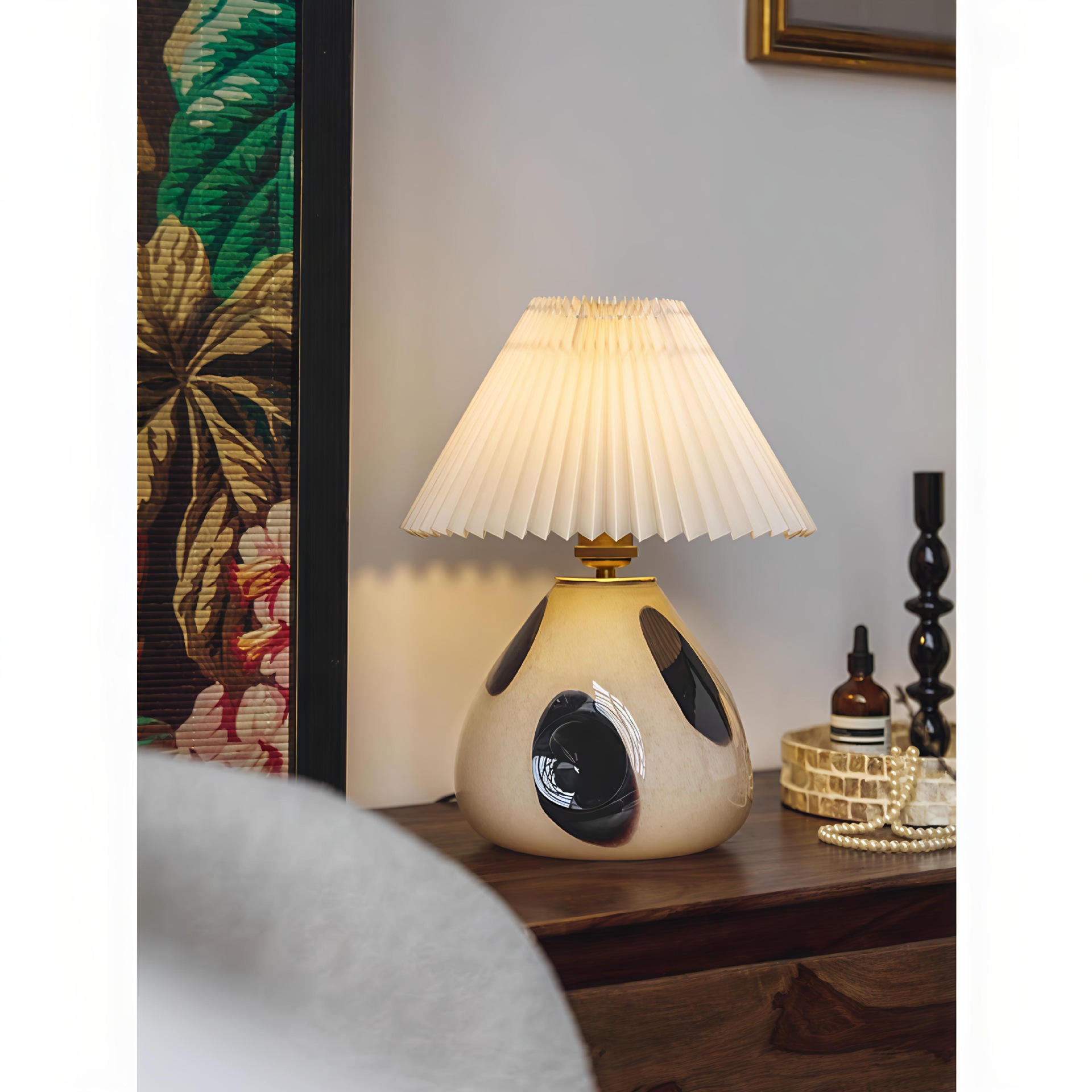 Nordic Bedroom Cross-Border Ceramic Dimming Small Table Lamp Atmosphere Pleated Girl Creative Table Lamp Internet Celebrity Study Bedside Lamp