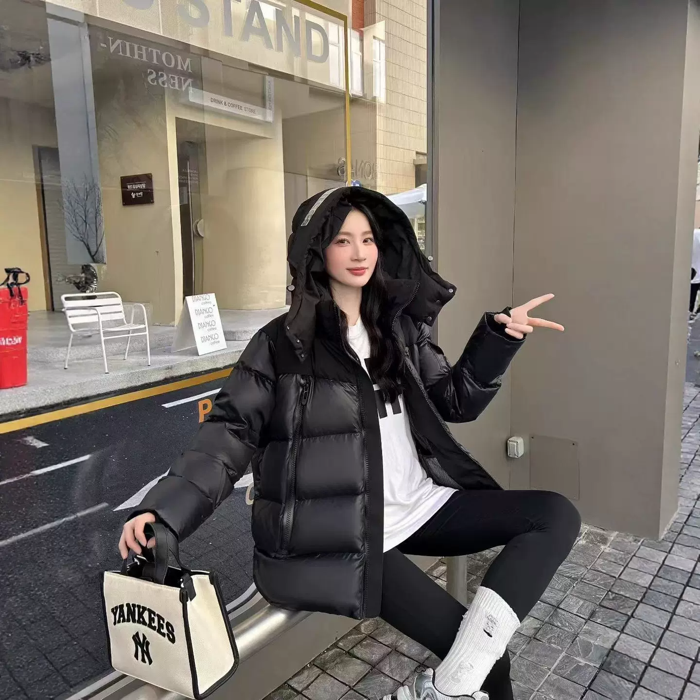 鹅绒服女短款2025新款简约设计感加厚保暖时尚冬装连帽情侣鹅绒服