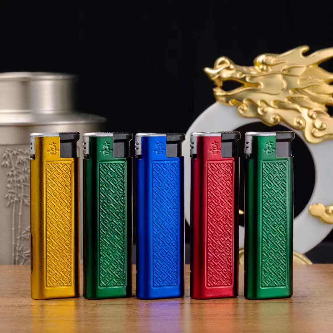 Sixi shell t5 encendedor a prueba de viento de llama azul personalizado logotipo de impresión personalizado encendedor de negocios de alta gama