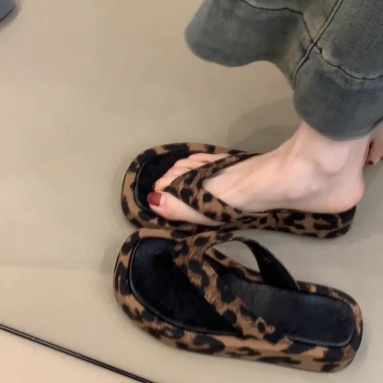2025 New Summer Leopard Print Thick-Soled Flip-Flops for Women to Wear Outside, Flip-Flops, Soft-Soled Daily Casual Beach Sandals