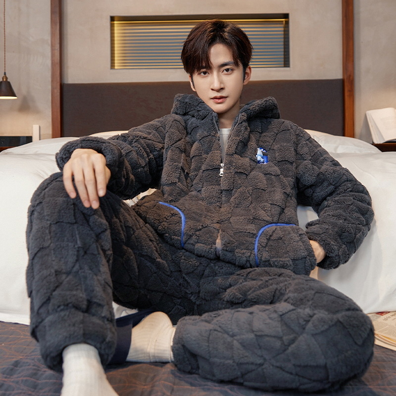 Pijamas de invierno de los hombres de tres capas acolchadas de invierno con forro de lana engrosada con capucha cardigan estilo coreano suelta Chaqueta de algodón acolchado ropa para el hogar