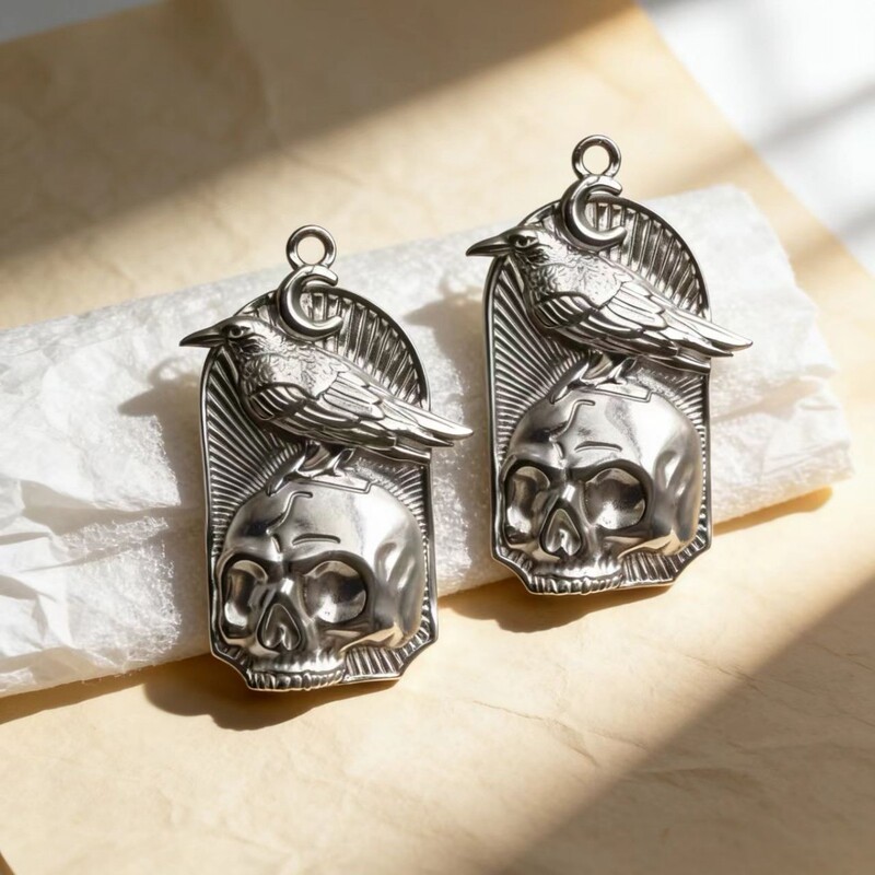 Cross-Border New Product Stainless Steel Crow Skull Relief Pendant Dark Retro Totem Pendant Jewelry Accessories Cross-Border New Product Stainless Steel Crow Skull Relief Pendant Dark Retro Totem Pendant Jewelry Accessories