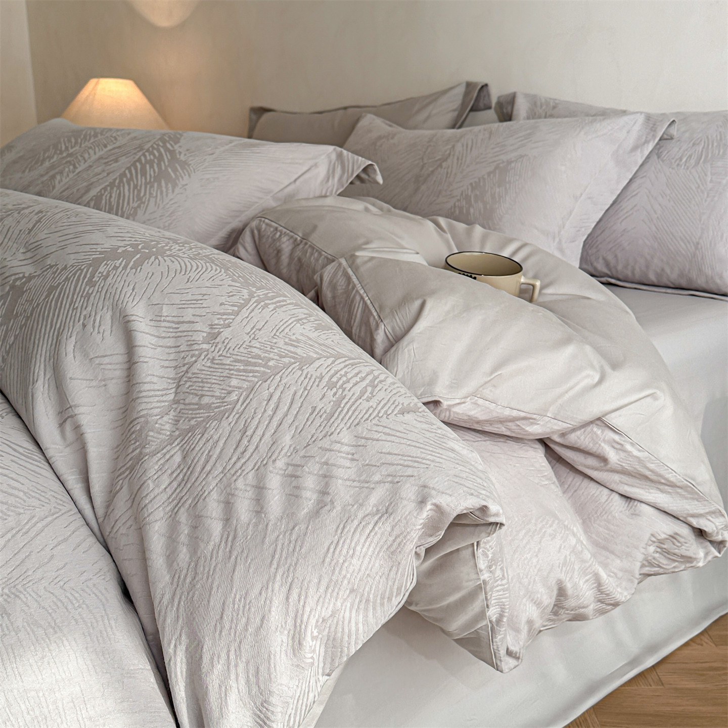 100% algodón brillante relieve tridimensional jacquard de alta calidad cuatro piezas de ropa de cama tres piezas de regalo