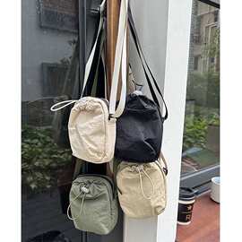 手机包轻量化超薄防水帆布小包包男女日系斜挎包新款百搭散步包WW