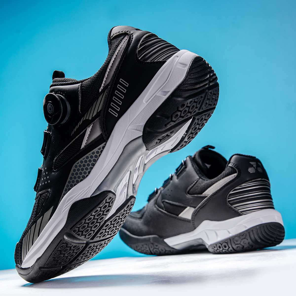 Zapatos de bádminton para parejas, zapatos de entrenamiento antideslizante con base de tendón profesional, zapatos de bádminton de alta calidad de doble botón giratorio