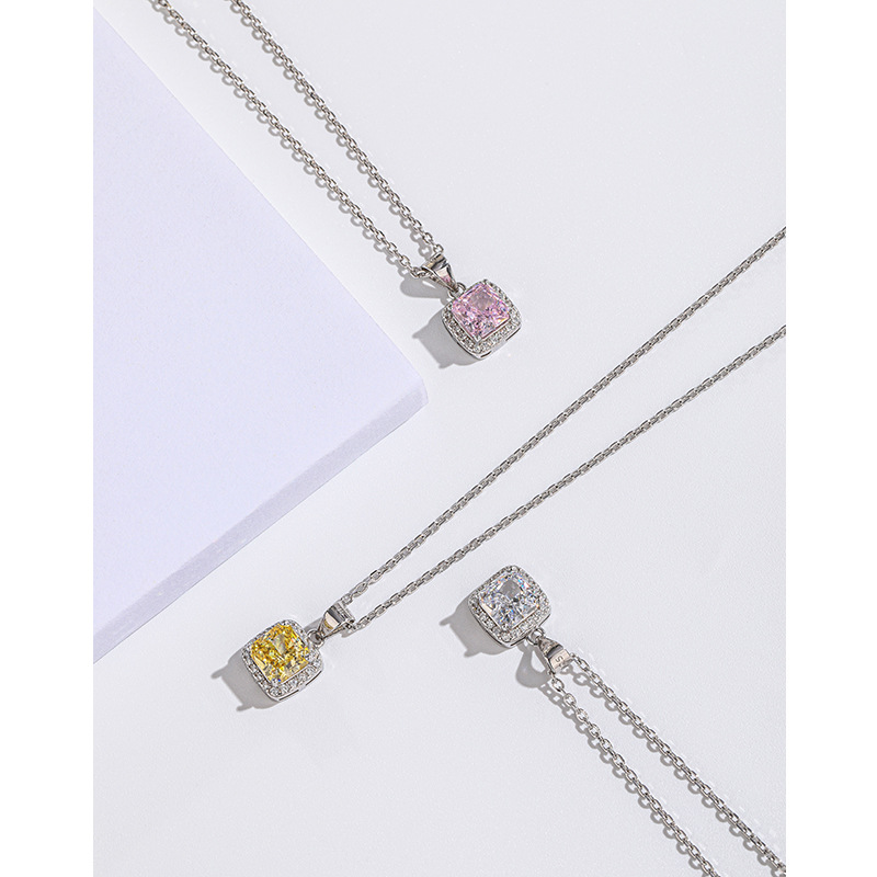 S925 plata esterlina hielo flor corte collar cuadrado para las mujeres Luz de lujo de alto grado temperamento nicho de alto carbono diamante colgante clavícula cadena