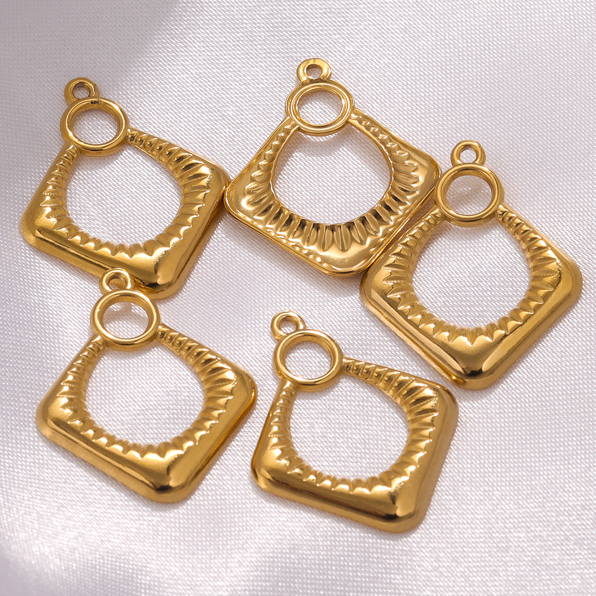 Acero inoxidable impermeable bohemio color transfronterizo joyas colgante DIY pendientes accesorios collar al por mayor