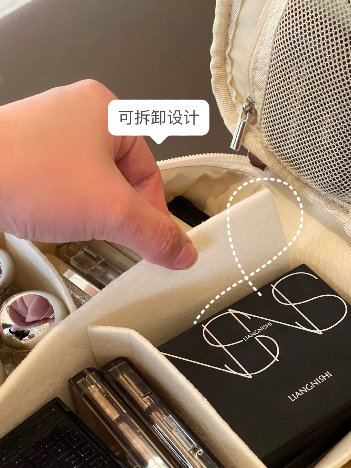 Bolsa de cosméticos portátil de gran capacidad para salir portátil avanzado 2025 nuevo viaje ropa portátil almacenamiento de cosméticos