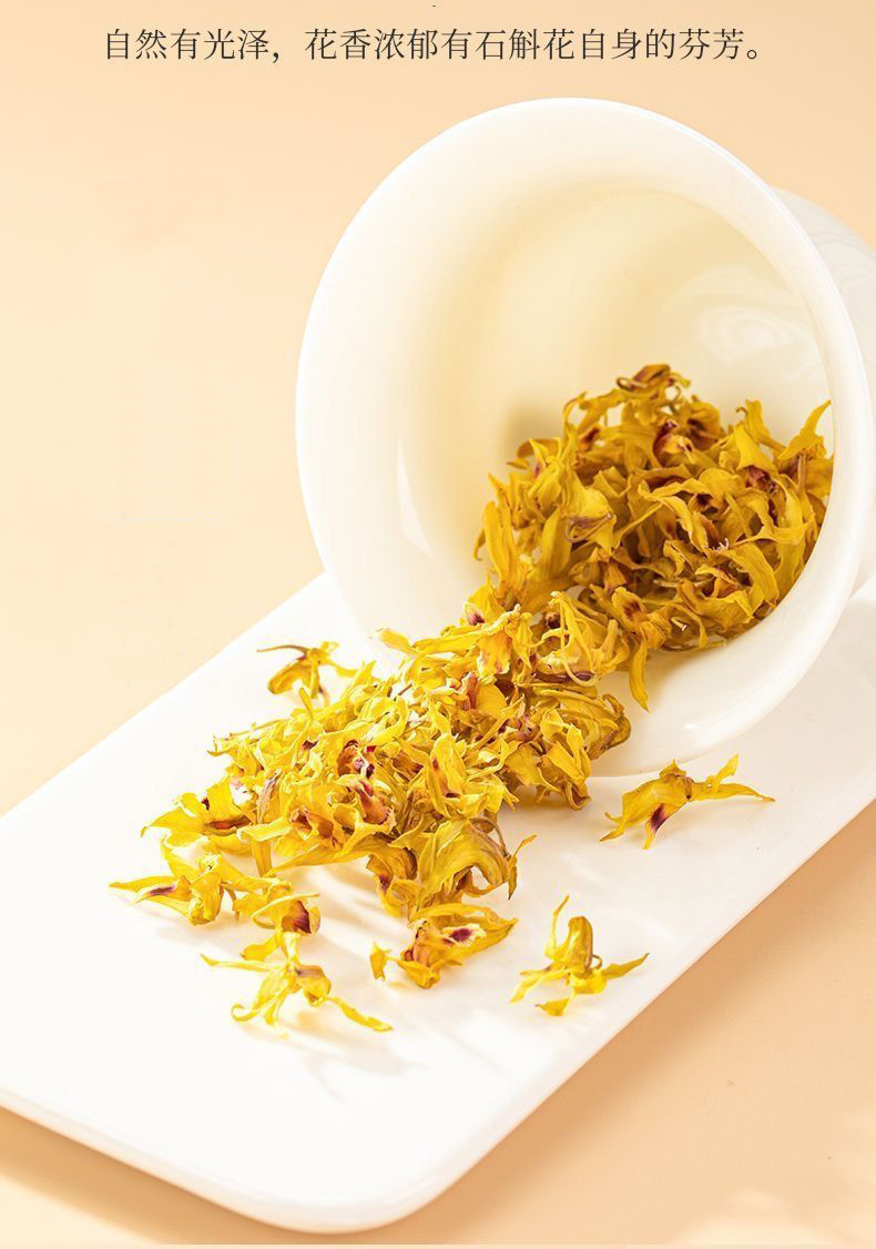 Dendrobium Flowers Shi Hu Dried Tielin Dendrobium Blossoms 10g Bottle for Herbal Tea in use