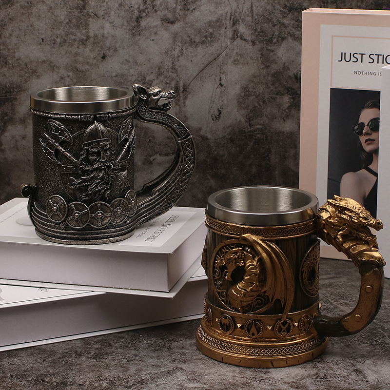 Taza de cerveza en relieve de acero inoxidable de resina creativa americana Taza de calavera punk de personalidad retro