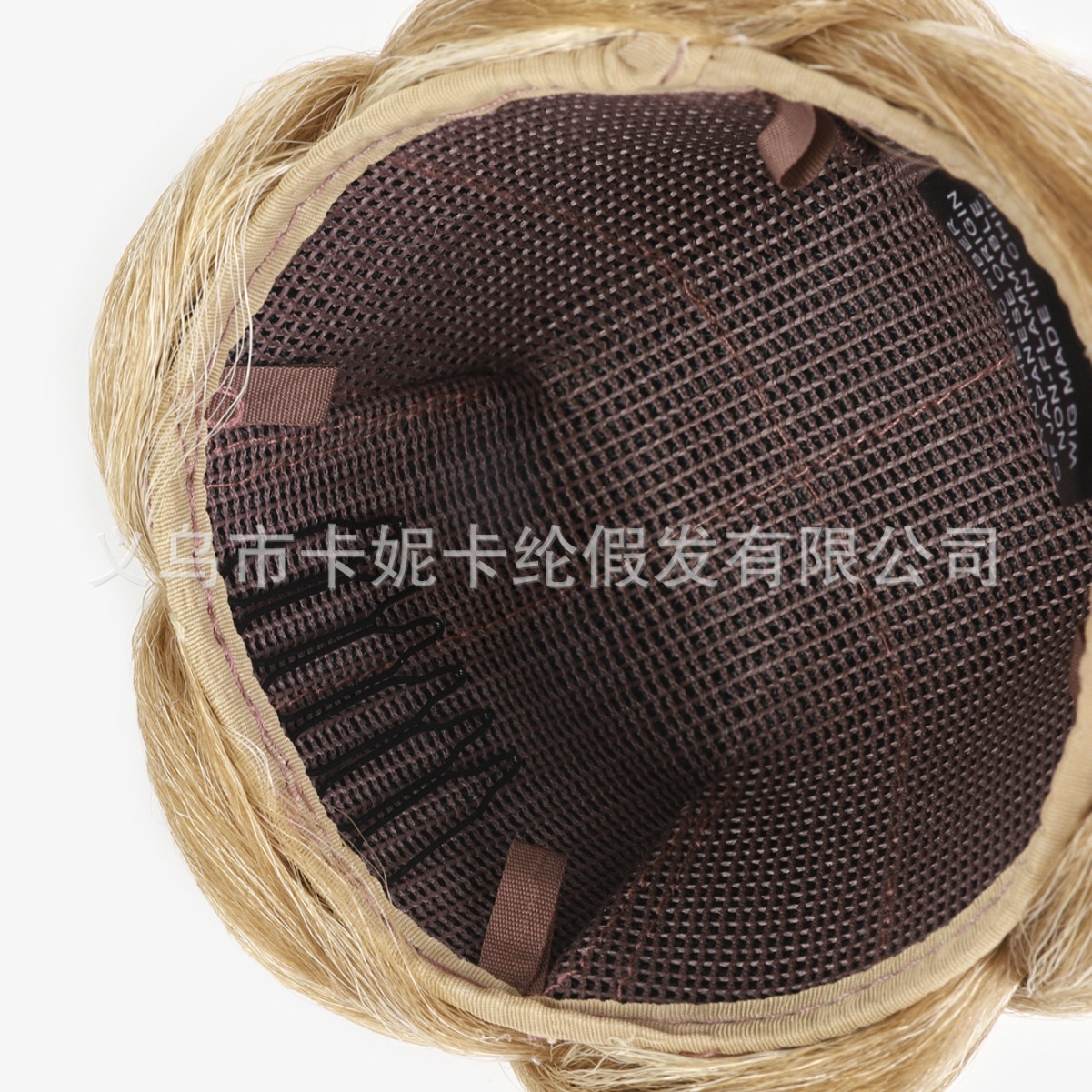 Nuevo cabello rizado corto estrellas disparar el mismo corto ligero estilo transpirable de alta calidad cubierta de cabeza esponjosa al por mayor en stock