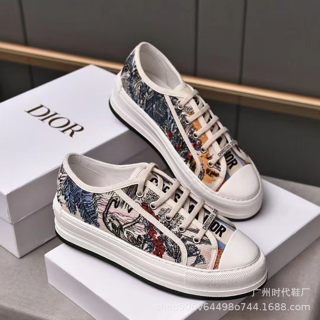 D casa zapatos de lona bordados mujer 2024 nueva celebridad de Internet con cordones zapatos blancos con suela gruesa para aumentar las zapatillas deportivas casuales