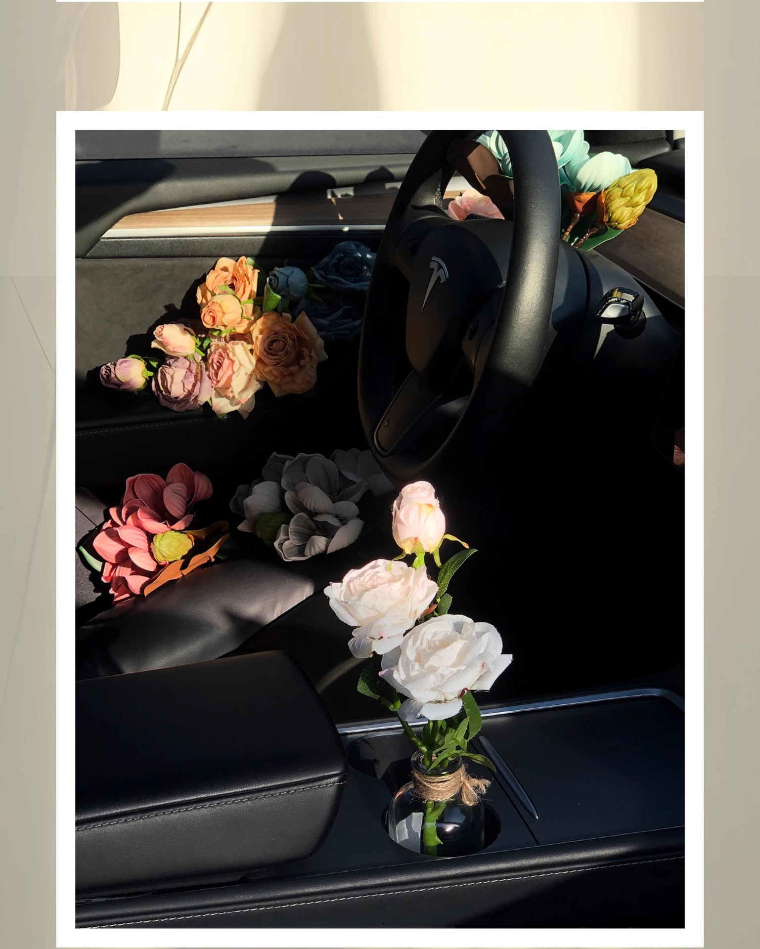 Cross-Border Car Ornaments, High-End Light Luxury Car Accessories, Car Center Console, Cute Vase, Roses