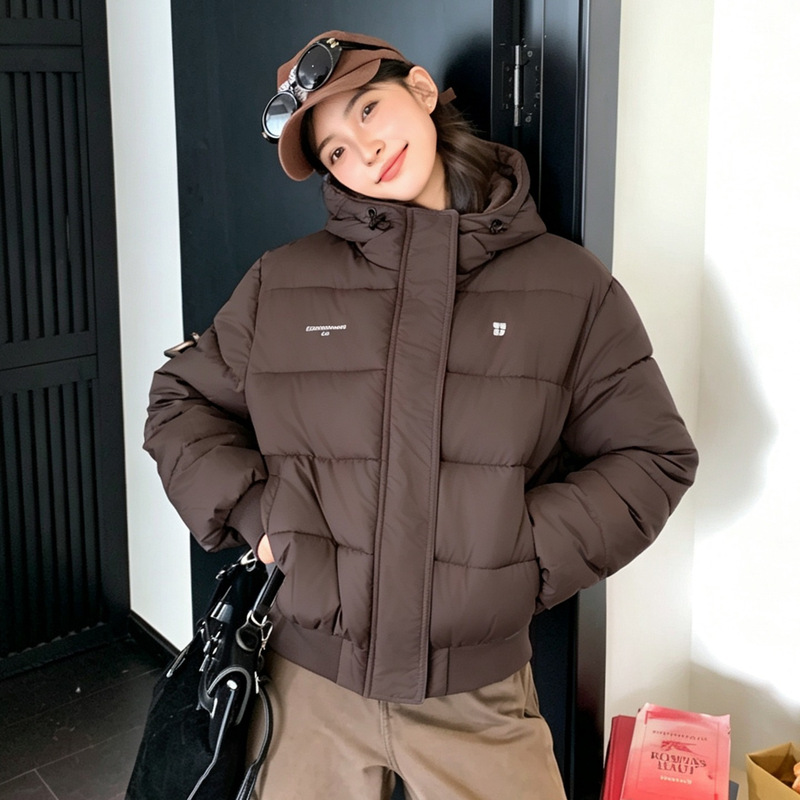 American retro-style short Korean cotton jacket for women, 2026 new winter collection, thickened, hooded, loose fit, suitable for petite figures American retro-style short Korean cotton jacket for women, 2026 new winter collection, thickened, hooded, loose fit, suitable for petite figures