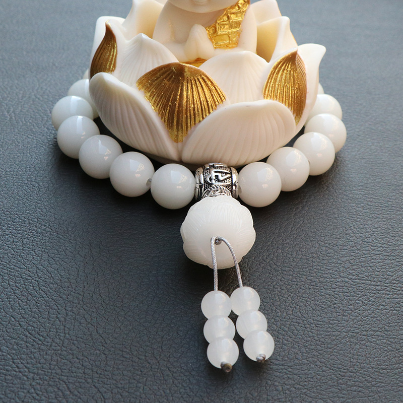 Car Interior Accessories New Model for Men and Women, High-End and Stylish Gear Shift Knob Decoration