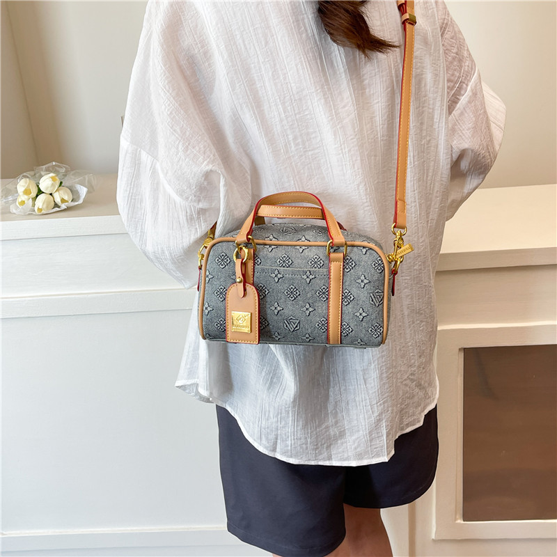 Cross-Border New Women's Bag Simple Versatile Boston Bag Monogram Crossbody Bag Large Capacity Fashion Shoulder Bag - Thumbnail 4