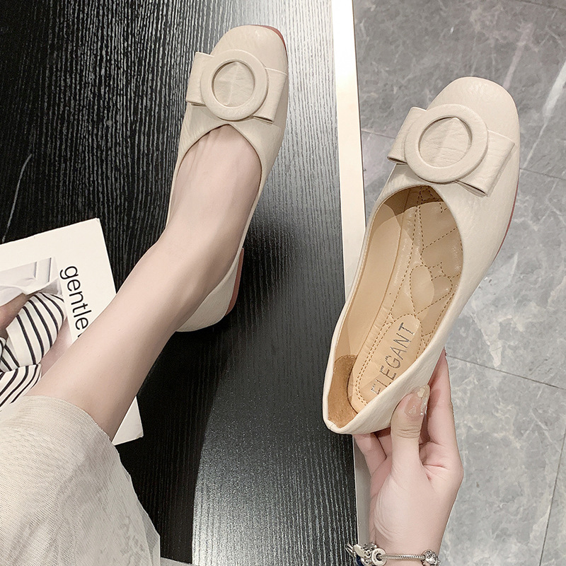 2026 verano nuevo estilo coreano versátil Bean zapatos cuadrados superficiales rojos zapatos de moda de mujer perezosos un pie