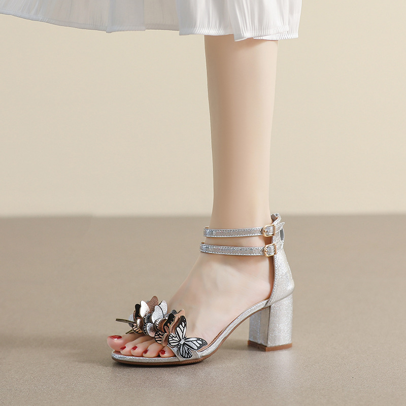 Sandals Women's Summer 2023 New Thick Heel With a Bow Design Sense Niche high heels large size 41-43_voghion.com