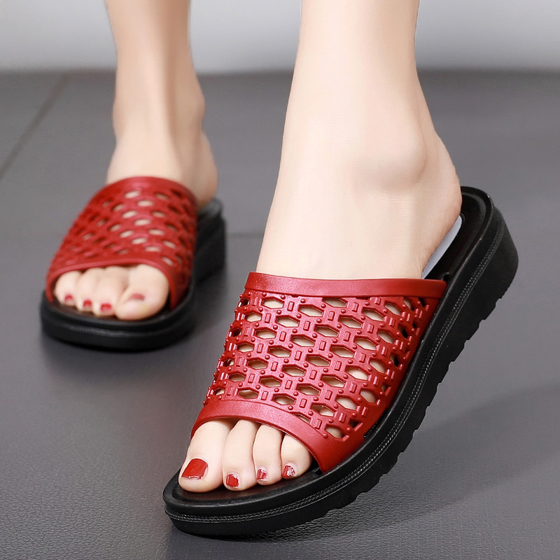 Zapatillas de mujer de verano, zapatos de madres de mediana edad, antideslizantes, suela suave y resistente al desgaste, no apretando los pies, suela gruesa.
