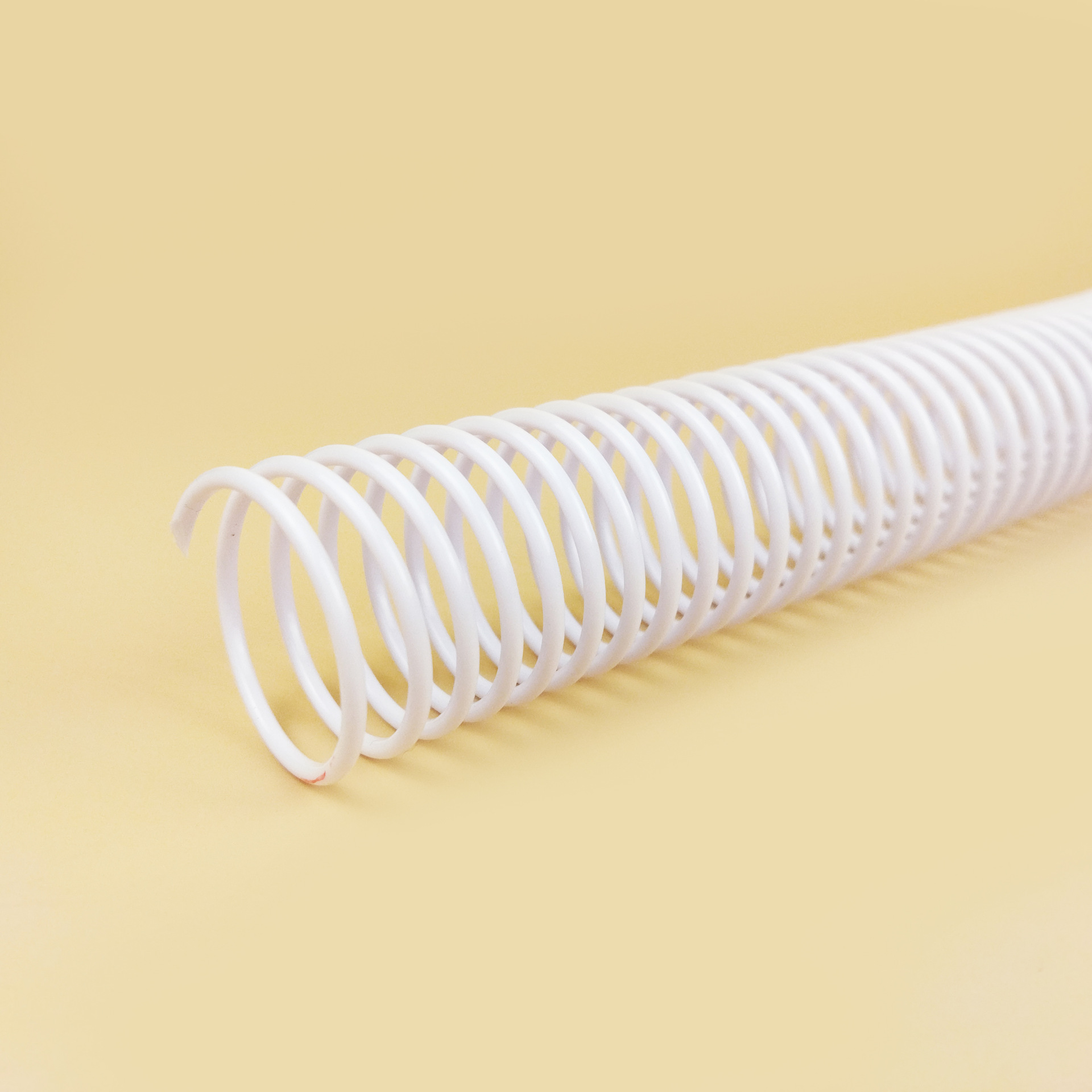 塑胶活页螺旋装订线圈A4笔记本文具台历彩色活页圈封面环扣线圈