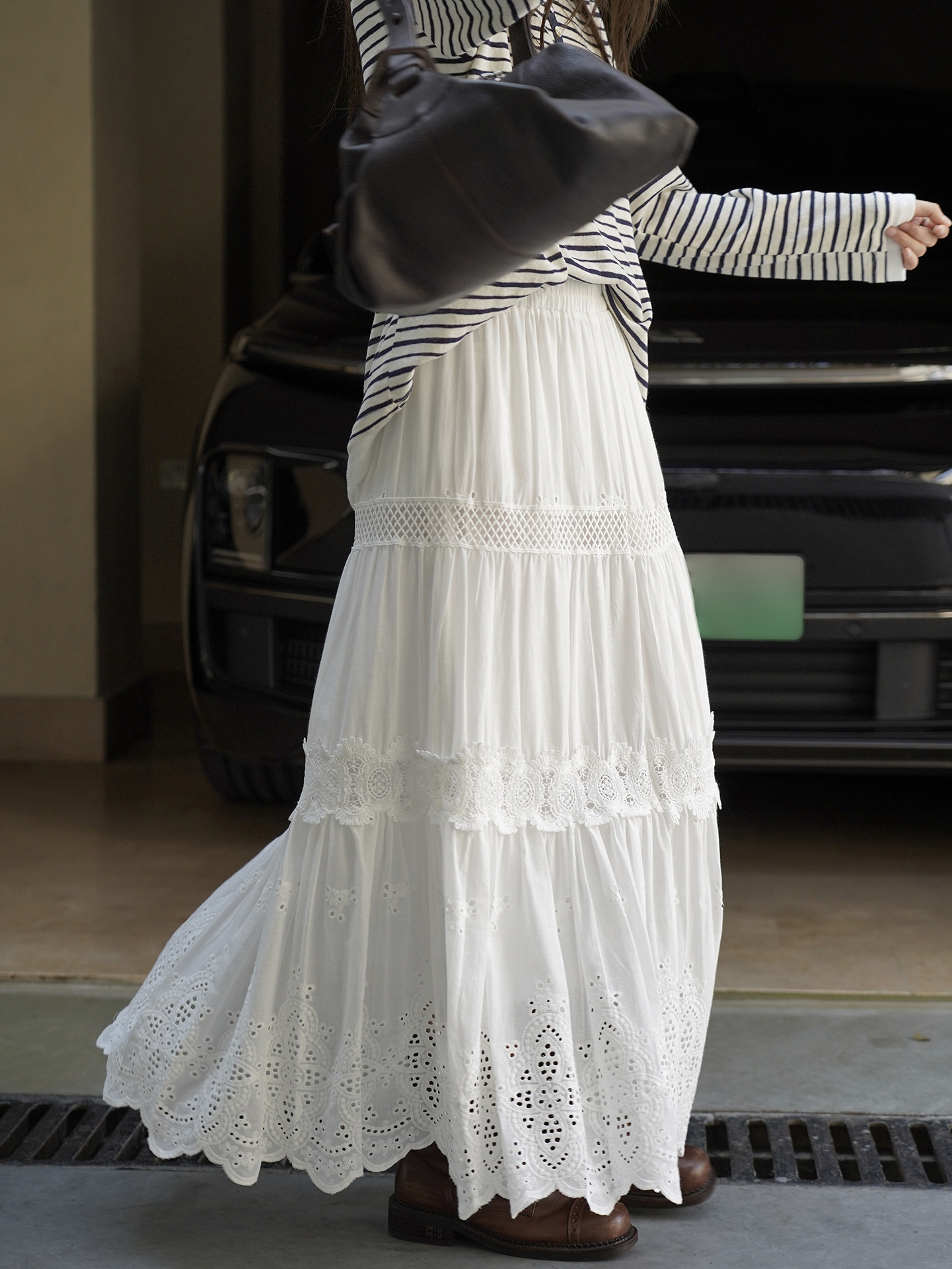 Louvre Early Autumn New Bohemian Romantic Style Hollow Lace Petal Solid Color Loose Wide Hem Long Skirt For Women_ecoleips.com